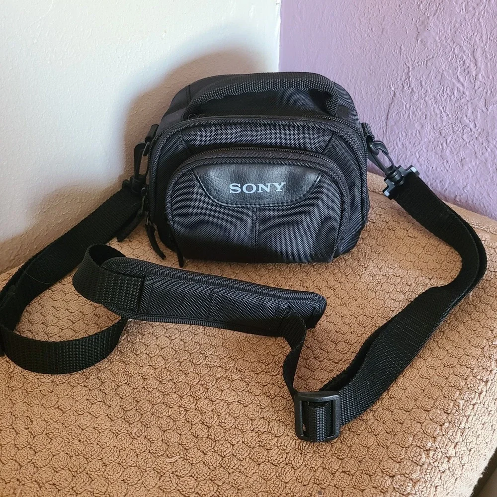 Sony HandyCam LCS-VA15 Soft Case Camera Bag for CyberShot Ballistic Nylon Padded